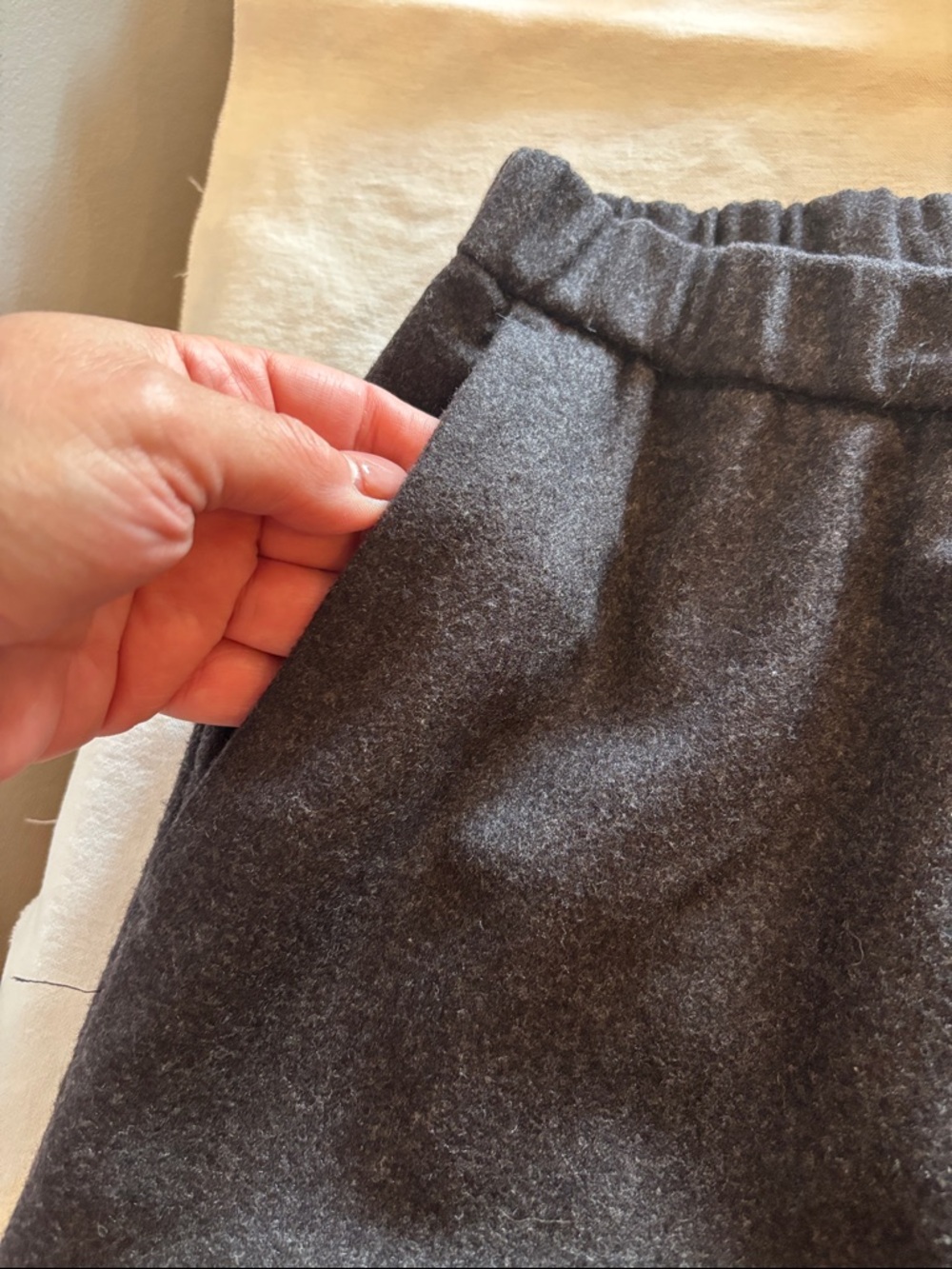 Eileen Fisher 100% Wool Charcoal Grey Elastic Waist Pull-On Wide Leg Pants Small - Picture 6 of 6